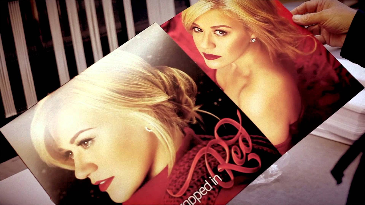 Kelly Clarkson's WRAPPED IN RED Vinyl Pressing
