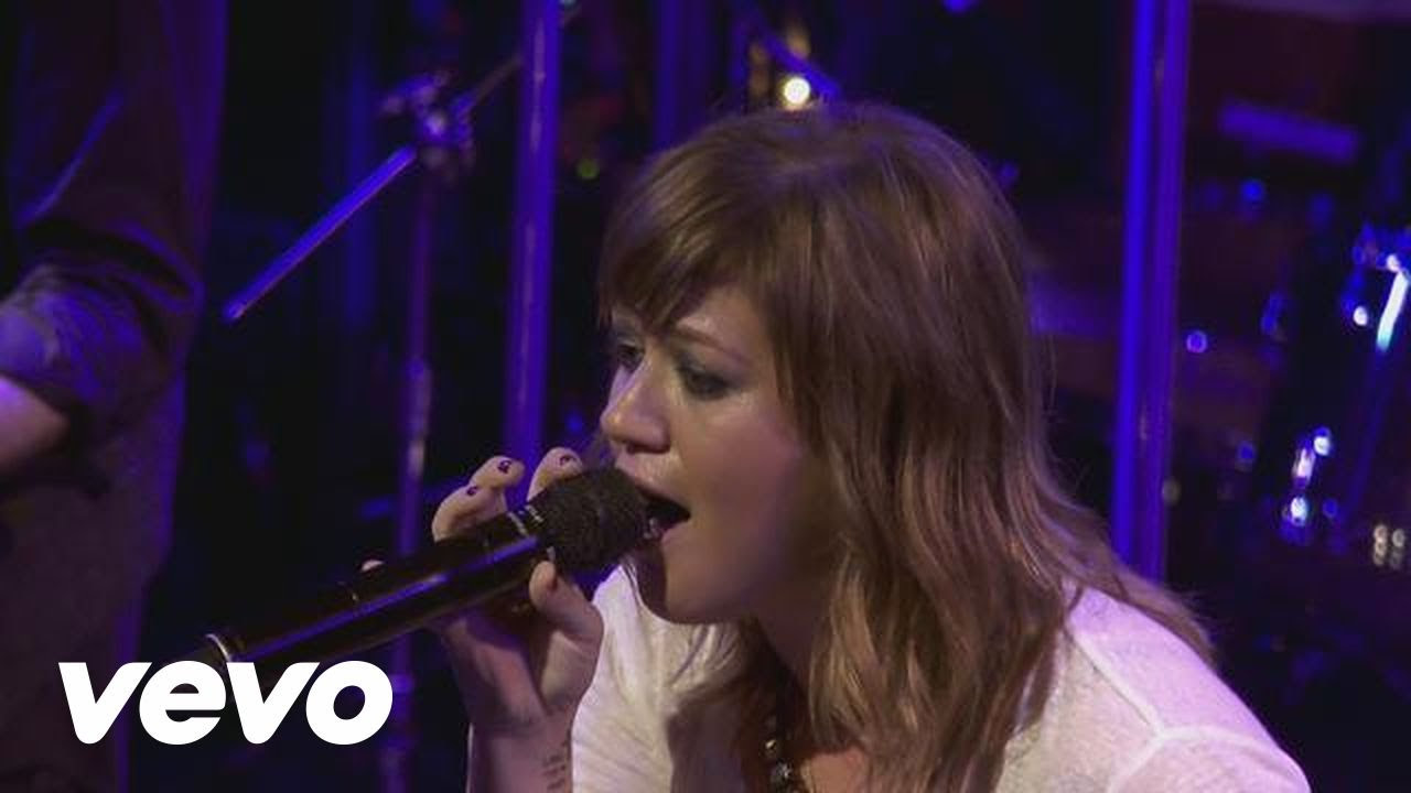 Kelly Clarkson - Mr. Know It All (Live From The Troubadour 10/19/11)