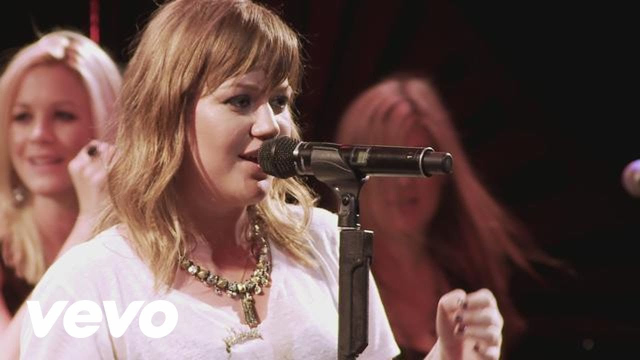 Kelly Clarkson - My Life Would Suck Without You (Live From the Troubadour 10/19/11)