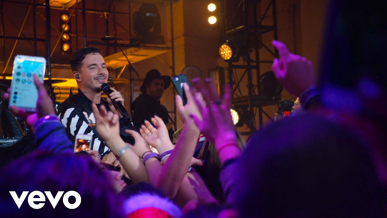 J Balvin - Sola (Live at The Year In Vevo)