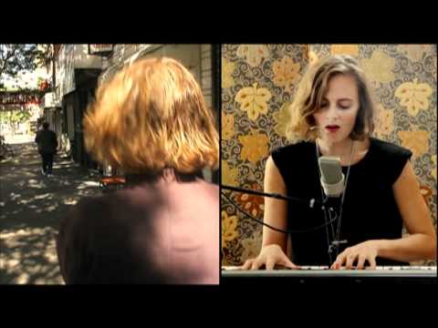 Sara Savery "Love Remains" - Acoustic Live Version (Brooklyn)