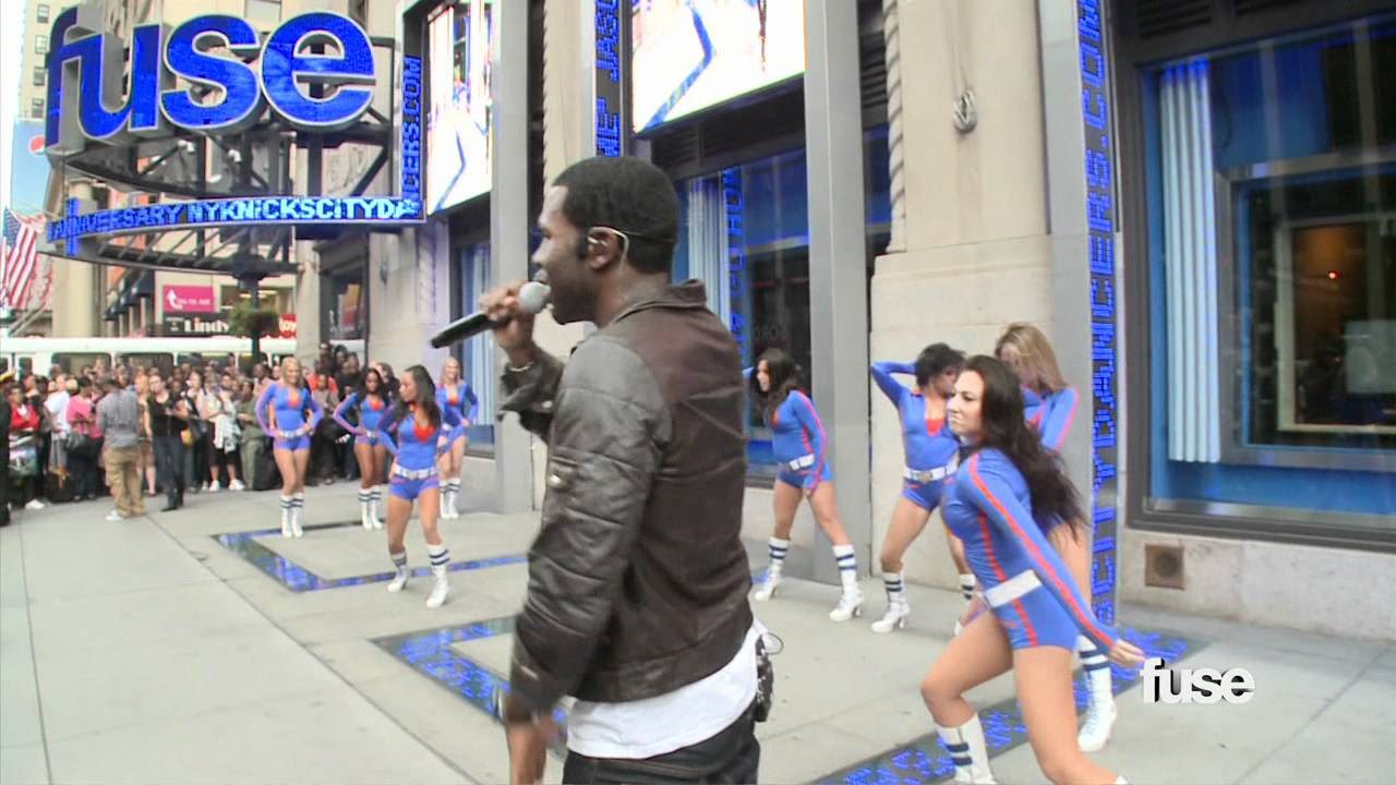 Jason Derulo - NYC Flash Mob With Knicks City Dancers