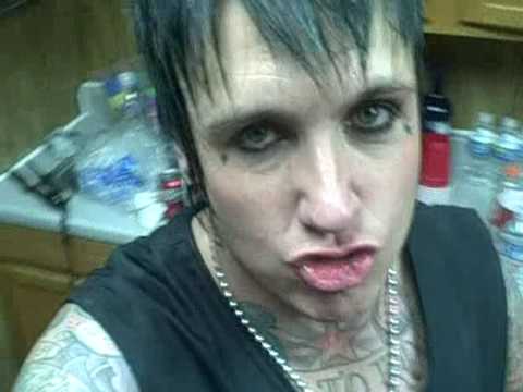 Papa Roach Video Diary - Lubbock, Texas - Meeting some fans back stage... (@paparoach)
