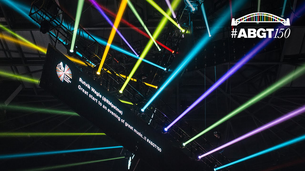 Above & Beyond feat. Zoë Johnston – 'We're All We Need' (Outro Mix) live at #ABGT150, Sydney