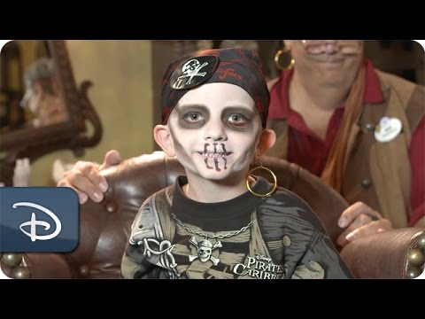 Disney Parks Moms Panel | Pirates Makeovers | The Pirates League