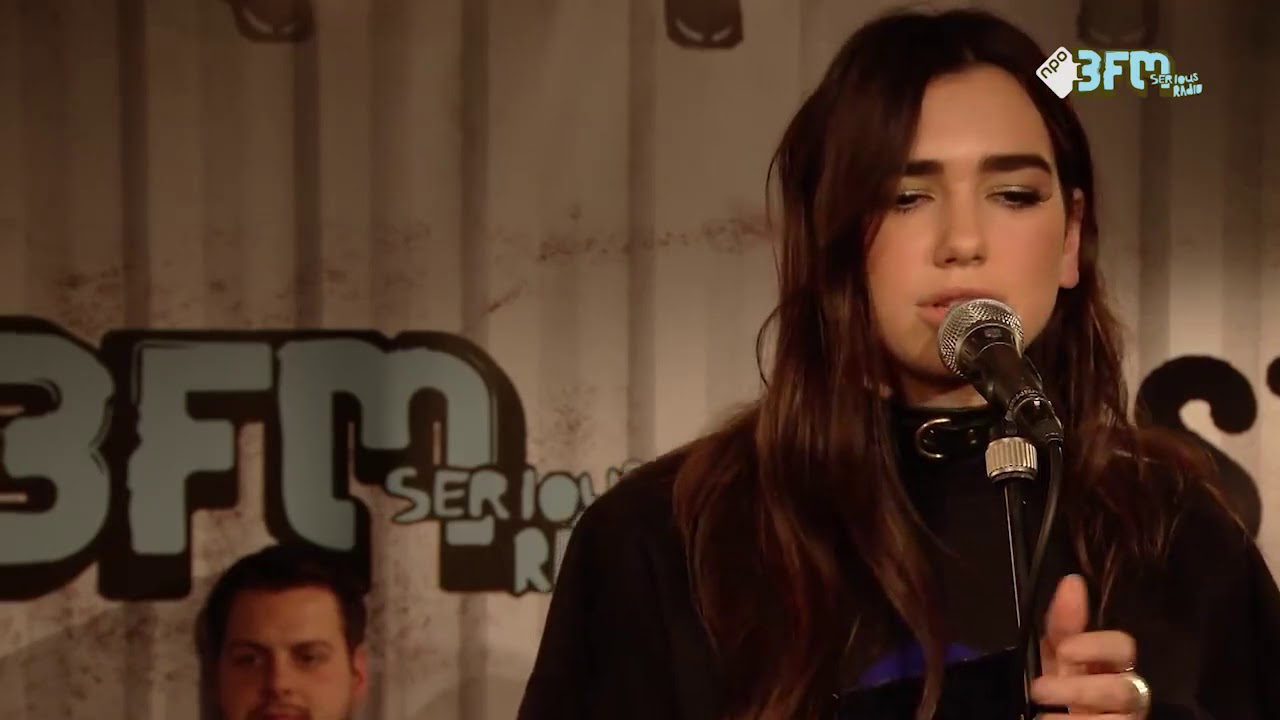 Dua Lipa Performs "Thinking 'Bout You" At The Sunflower Lounge
