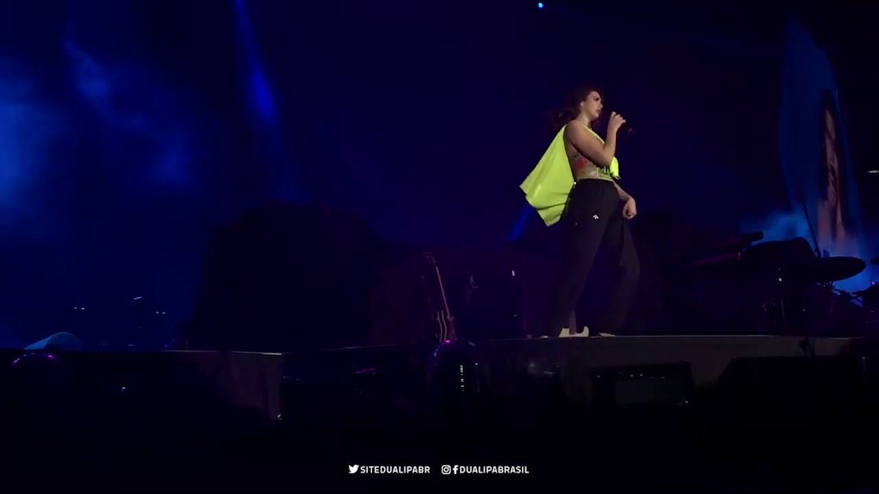 Dua Lipa Performs "New Rules" at The Self Titled Tour Day 17 (Brasil)