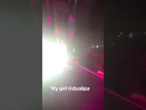 The crowd of UK was shouting the lyrics of Dua Lipa's "New Rules" The Self Titled Tour Day 2