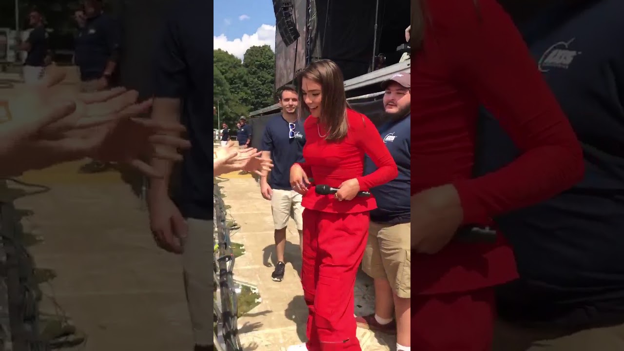 Dua Lipa Gets Off the stage and Sings "Be The One" with Fans at Music Midtown Atlanta