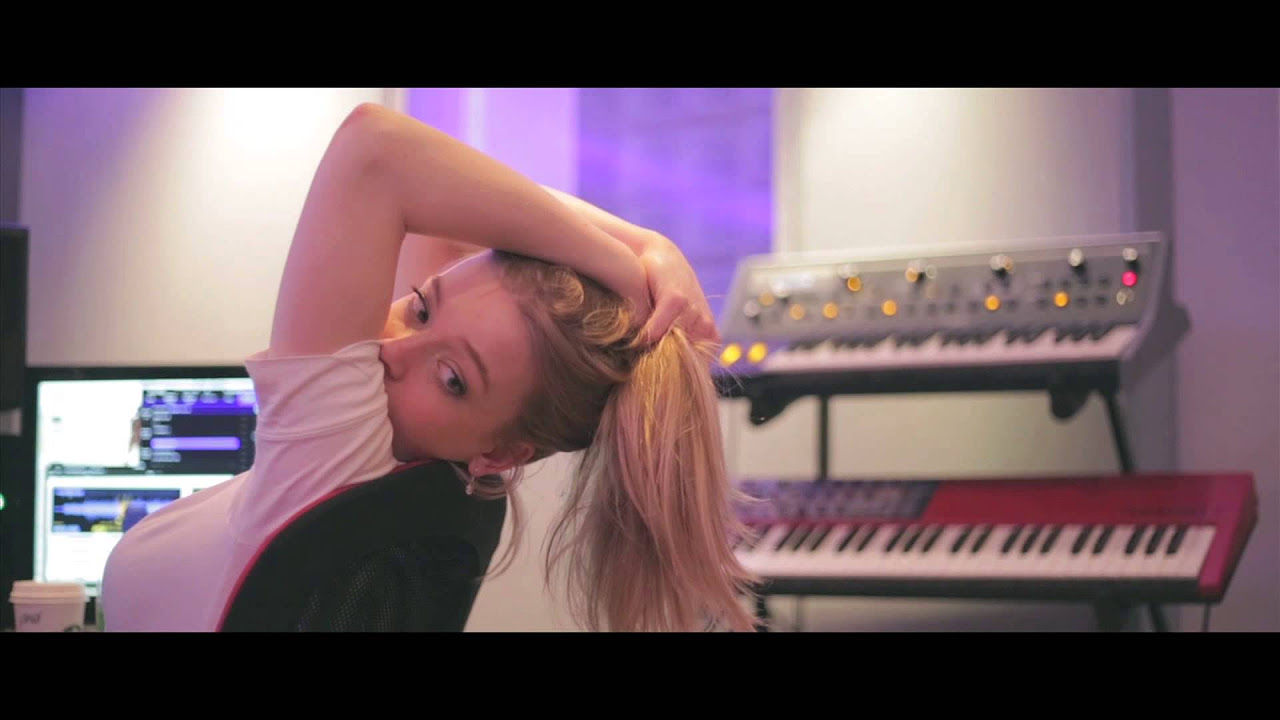 Becky Hill - Mixing 'Losing' (Behind The Scenes)