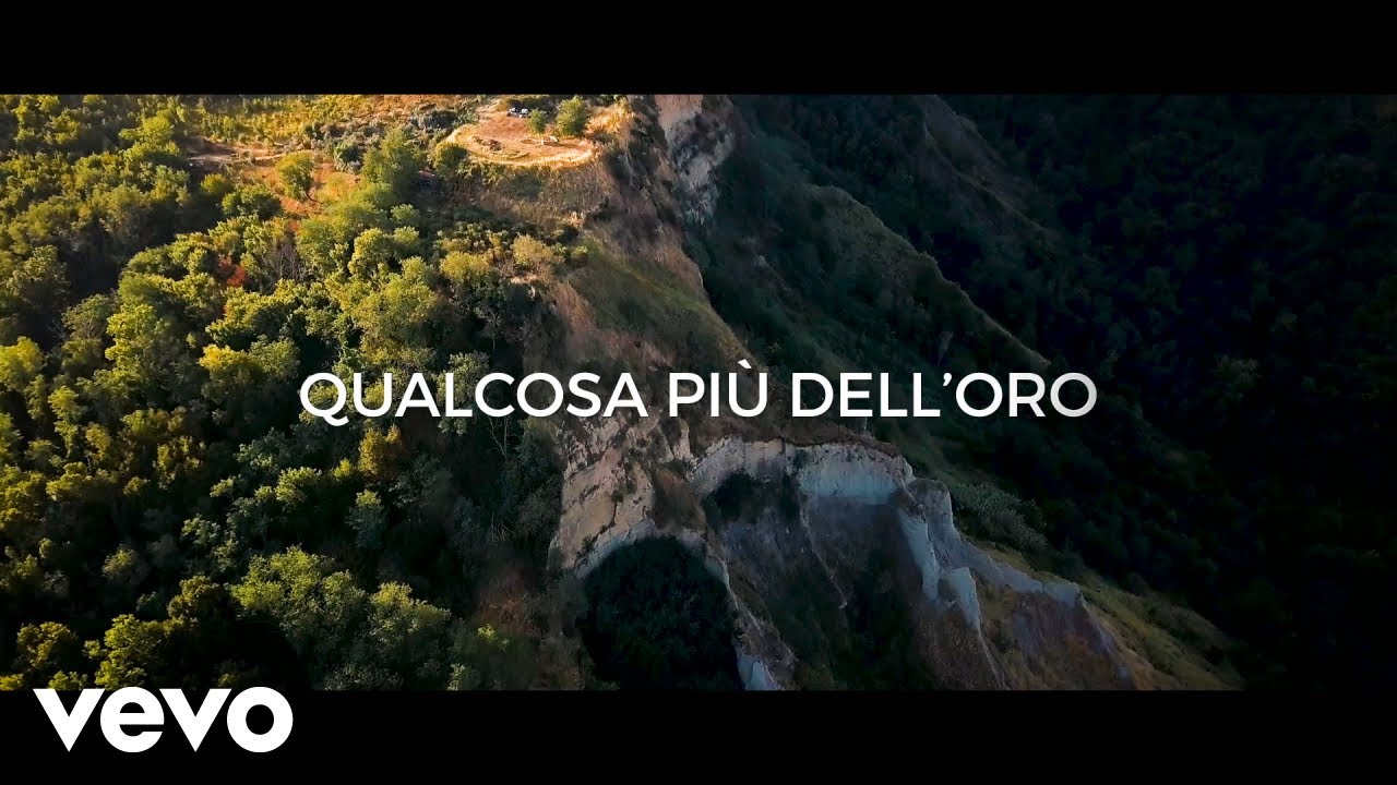 Andrea Bocelli - Qualcosa più dell'Oro (Lyric Video)