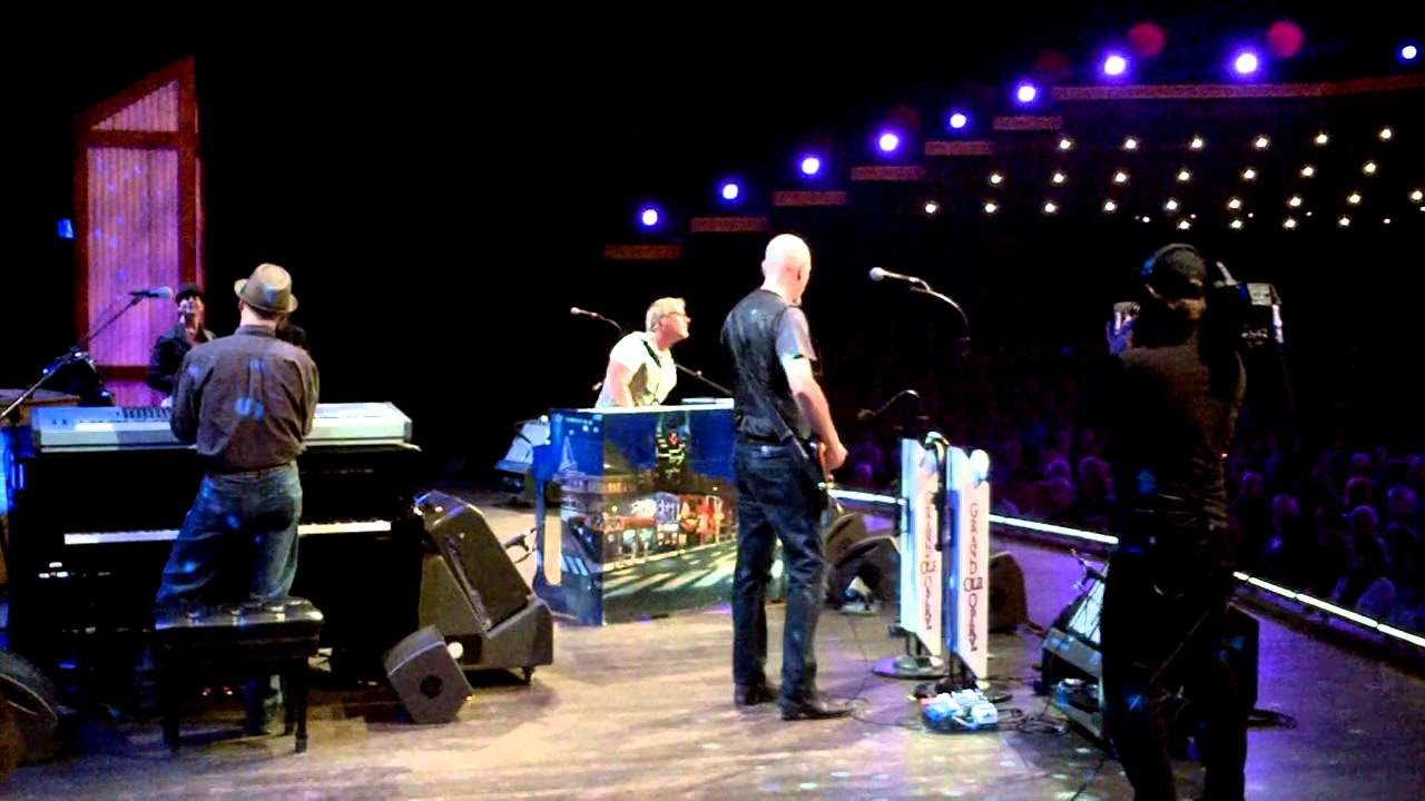 On Stage At The Opry: Behind Closed Doors
