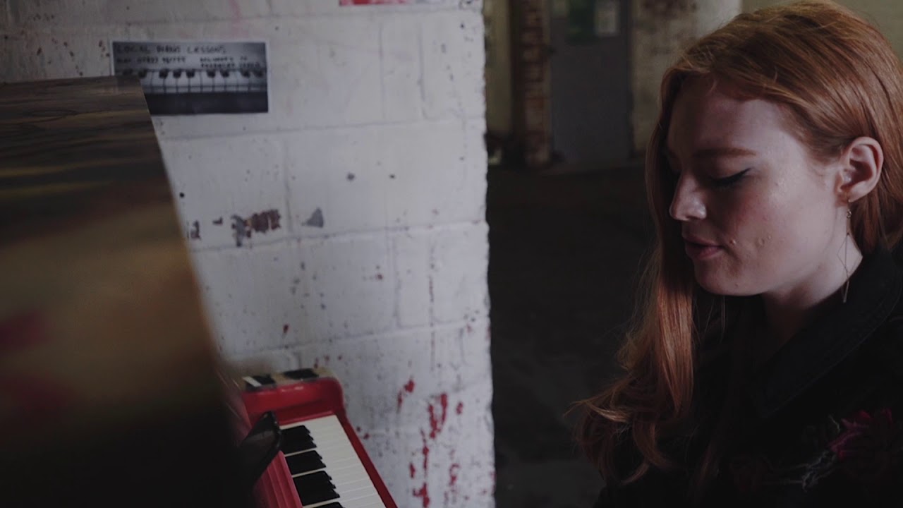 Freya Ridings - Holy Water (Live At Herne Hill Station, London)
