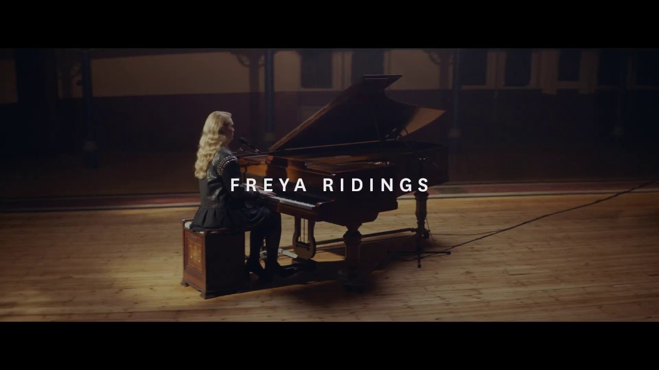 Freya Ridings - Maps (Live at Hackney Round Chapel)