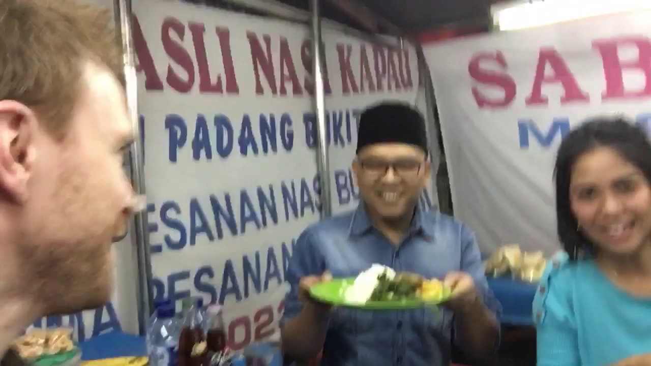 Getting some Nasi Kapau in Jakarta