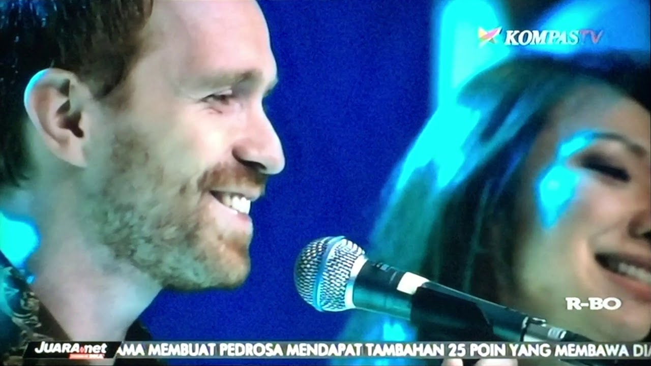 Kvitland singing Nasi Padang at The Interview with Tukul, part 1 (Feat. Vina K)