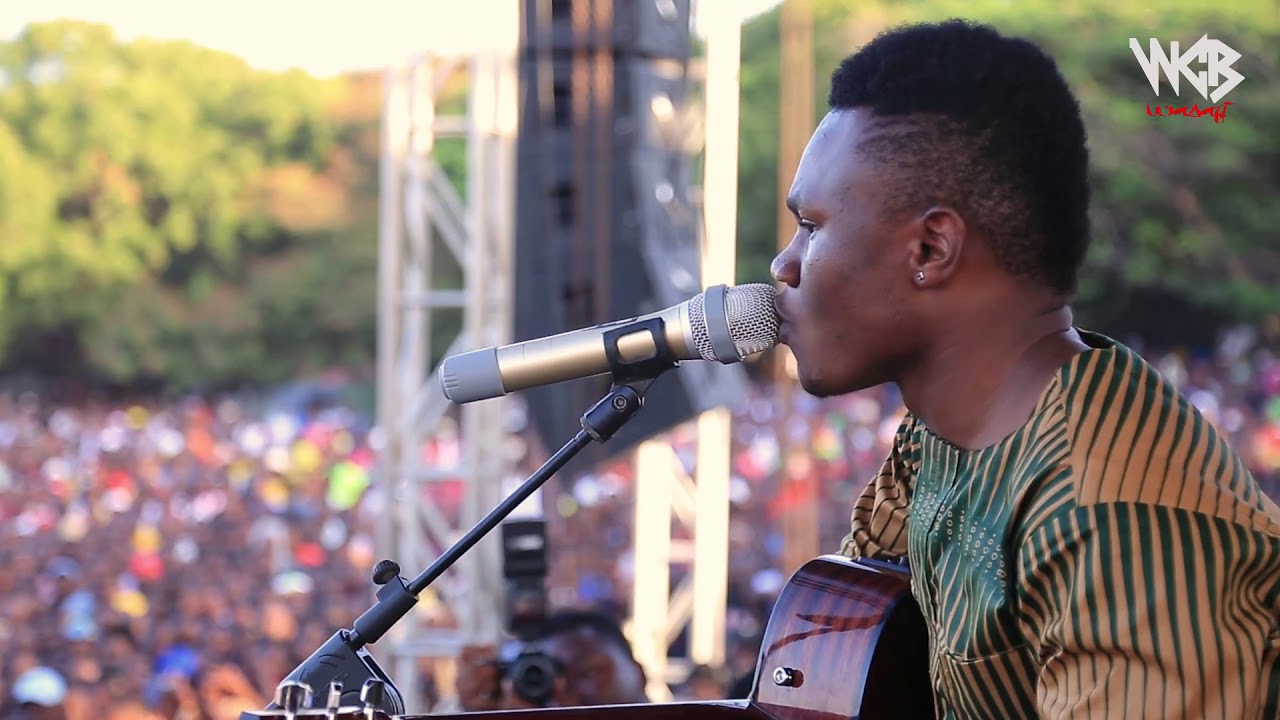 Mbosso Akiwaambia LIVE mashabiki zake kwenye utambulisho wake(MBOSSO DAY) Part 1