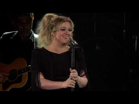 Kelly Clarkson - A Minute + a Glass of Wine (Live in St. Paul, MN)