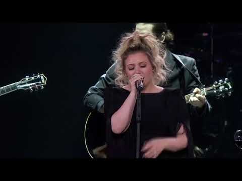 Kelly Clarkson - The Joke (Brandi Carlile Cover) [Live in Detroit, MI]