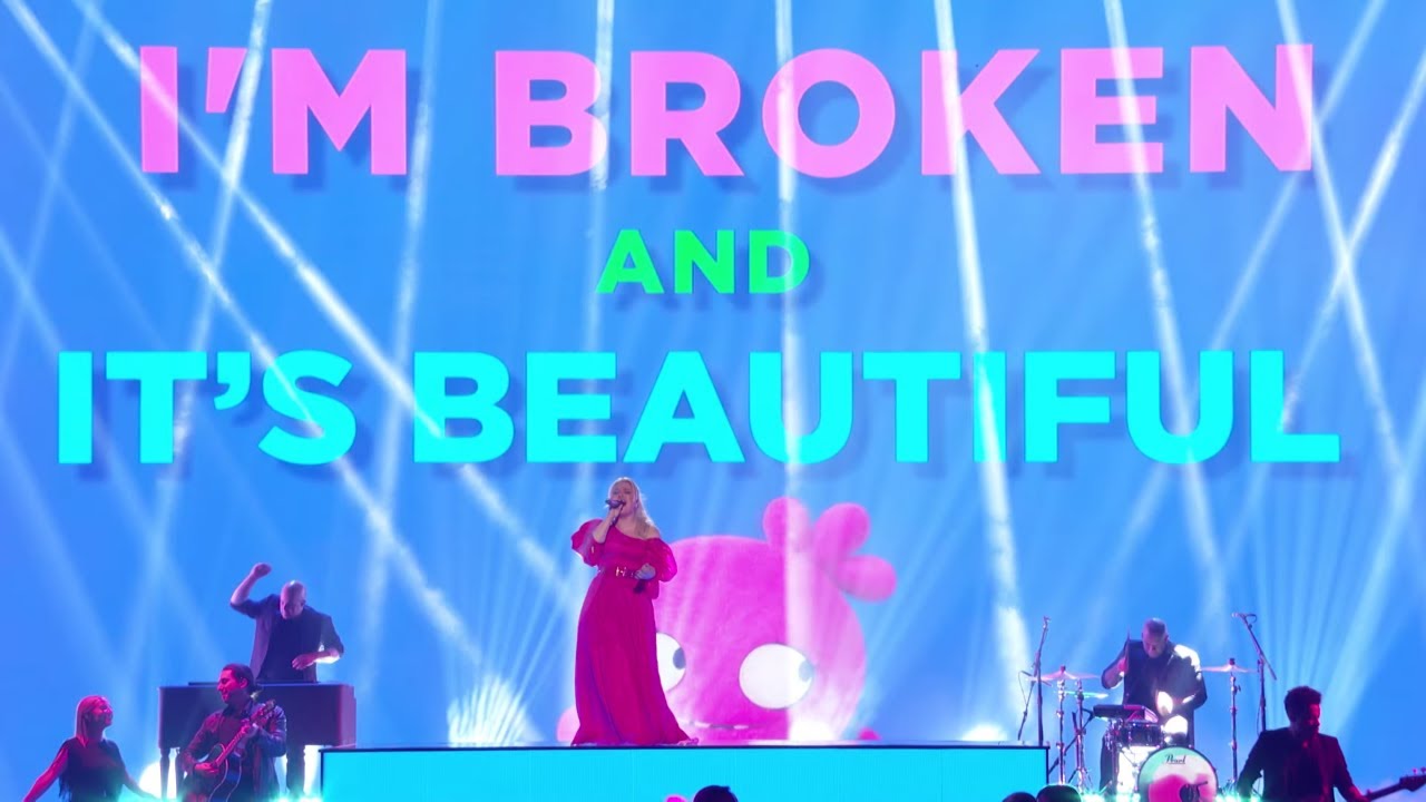 Kelly Clarkson - Broken &amp; Beautiful (from the movie UglyDolls) [Billboard Music Awards Performance]