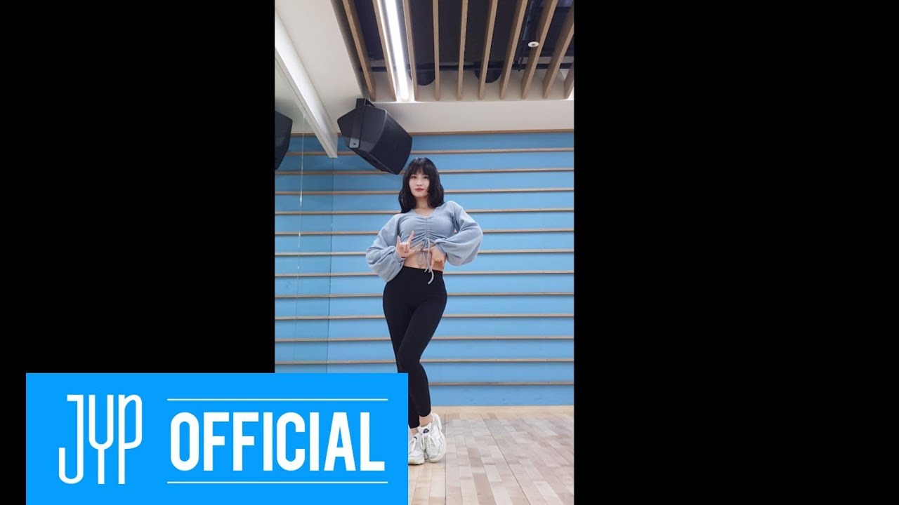 TWICE MOMO &quot;FANCY&quot; Dance Video