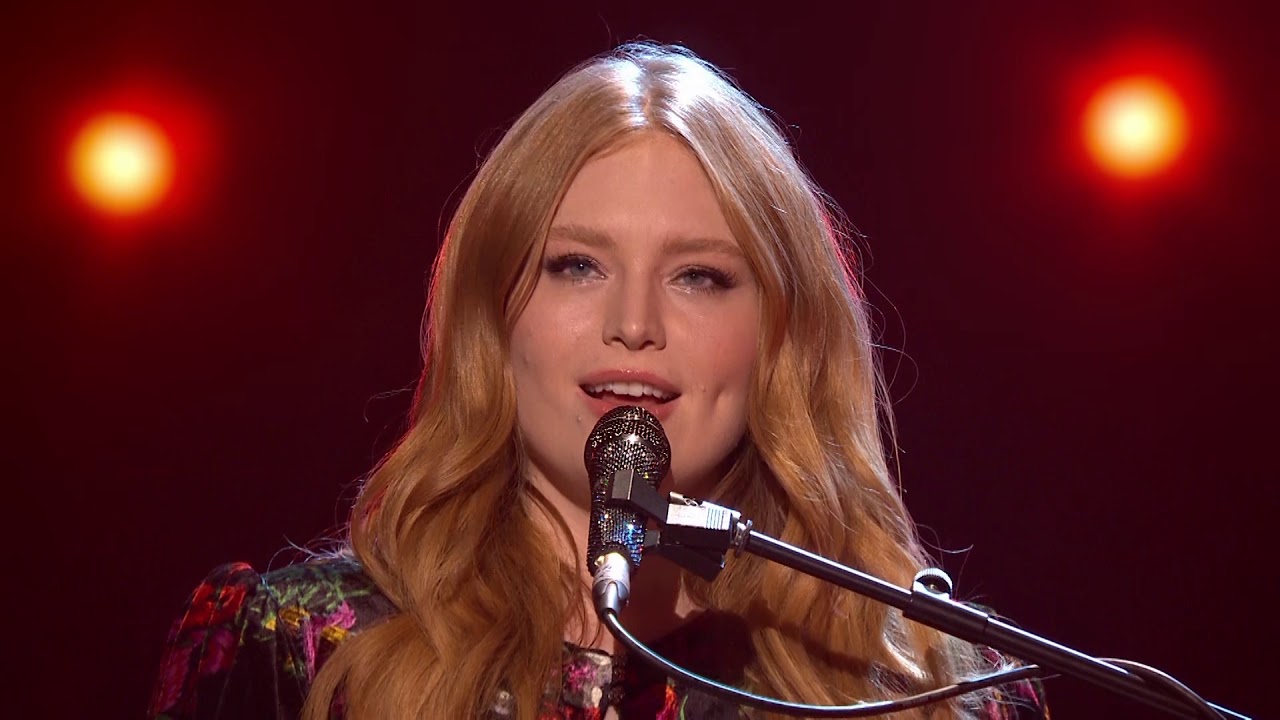 Freya Ridings - Lost Without You Live (The BRITs Are Coming)