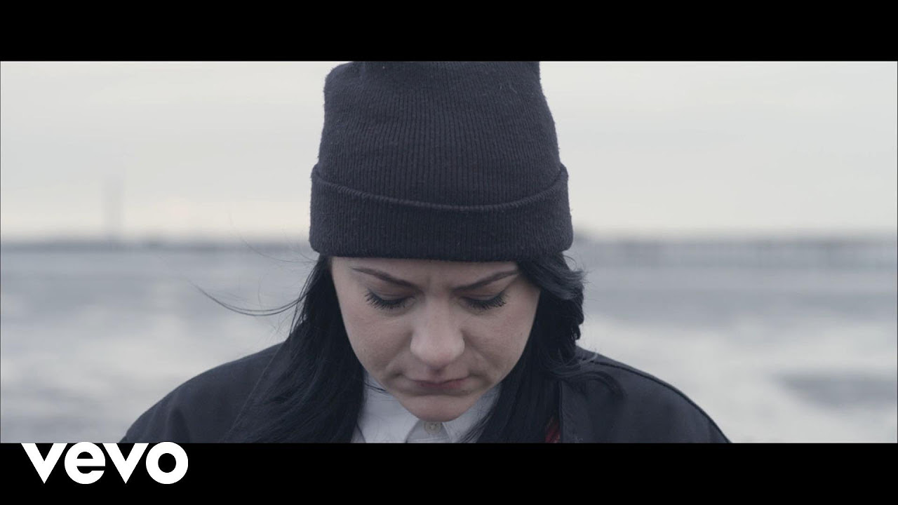 Lucy Spraggan - Unsinkable (Official Video)