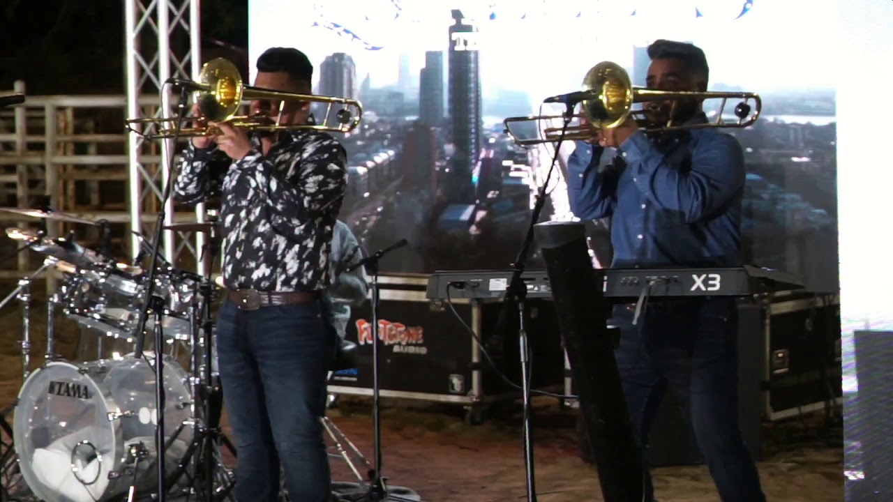 Estrellas De Tierra Caliente  - Pase Y Pase (En Vivo)