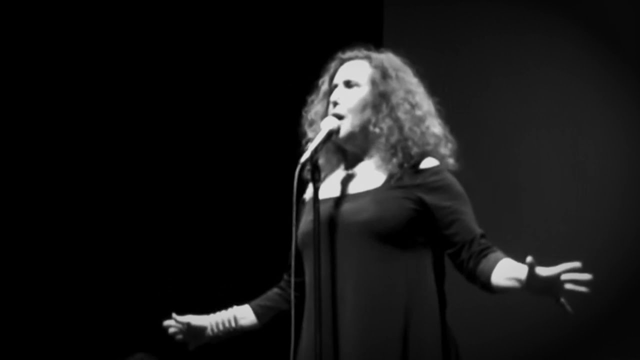 I KNOW WHO I AM - Melissa Manchester Live Performance
