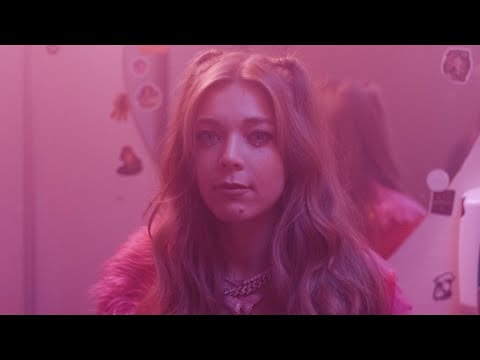 Becky Hill reacts to 'Last Time' video