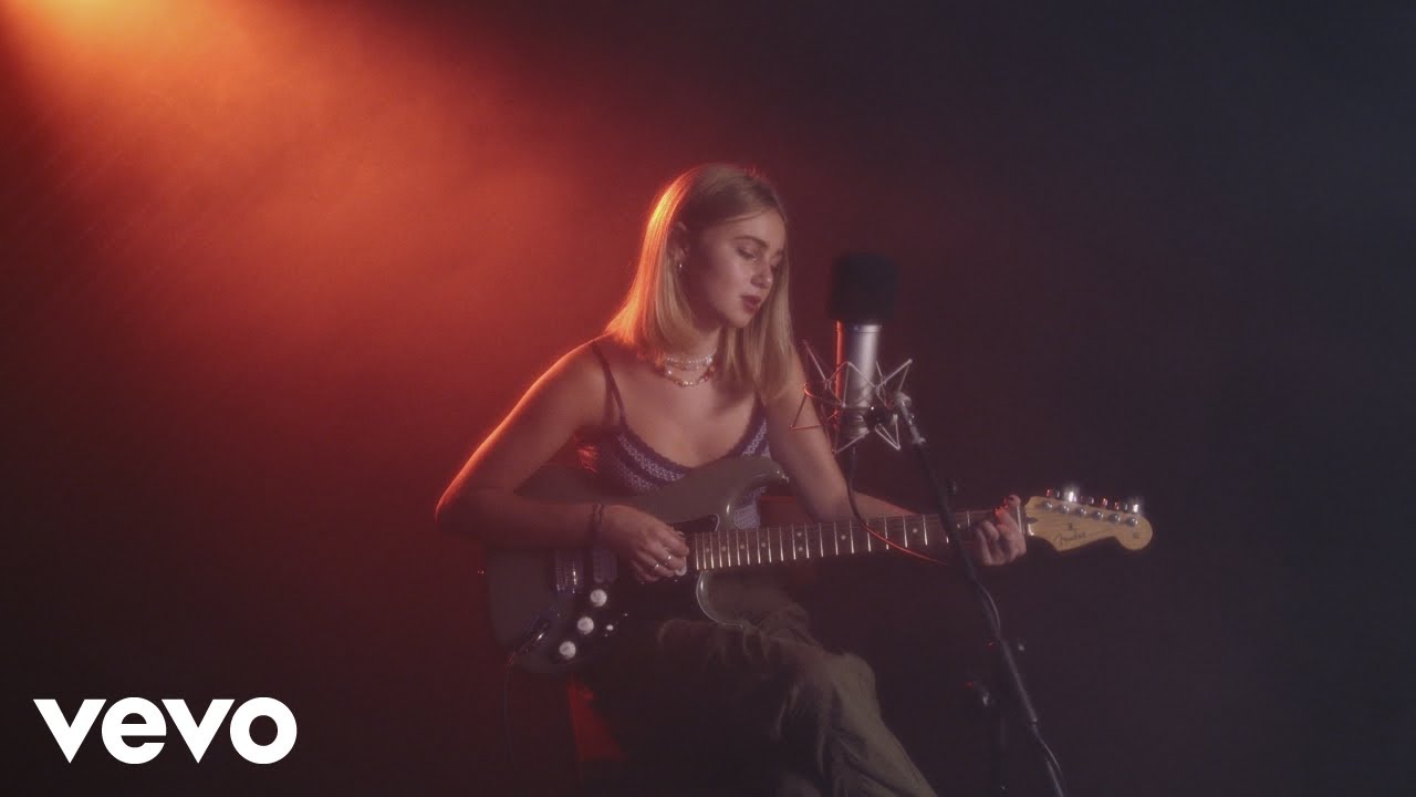 Claire Rosinkranz - Pretty Little Things (Live)