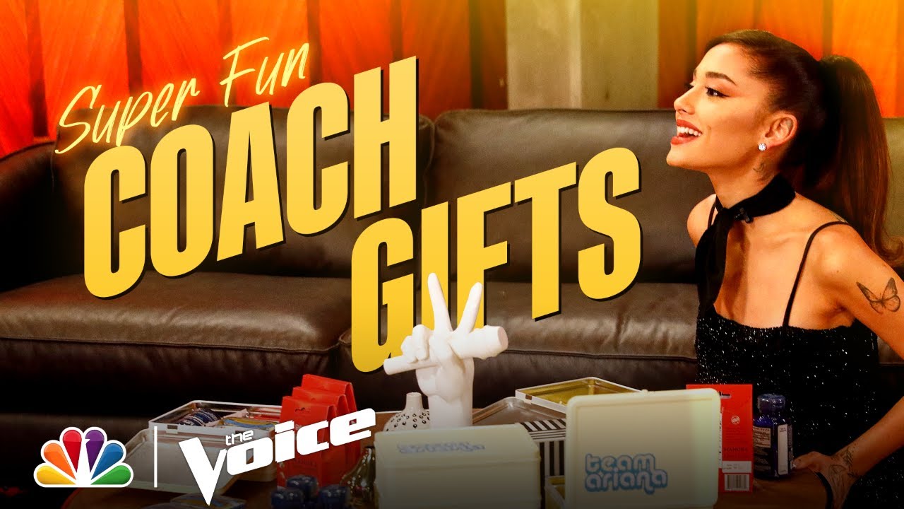 Kelly, Ariana, John and Blake Show Off Their Coach Gifts | The Voice 2021