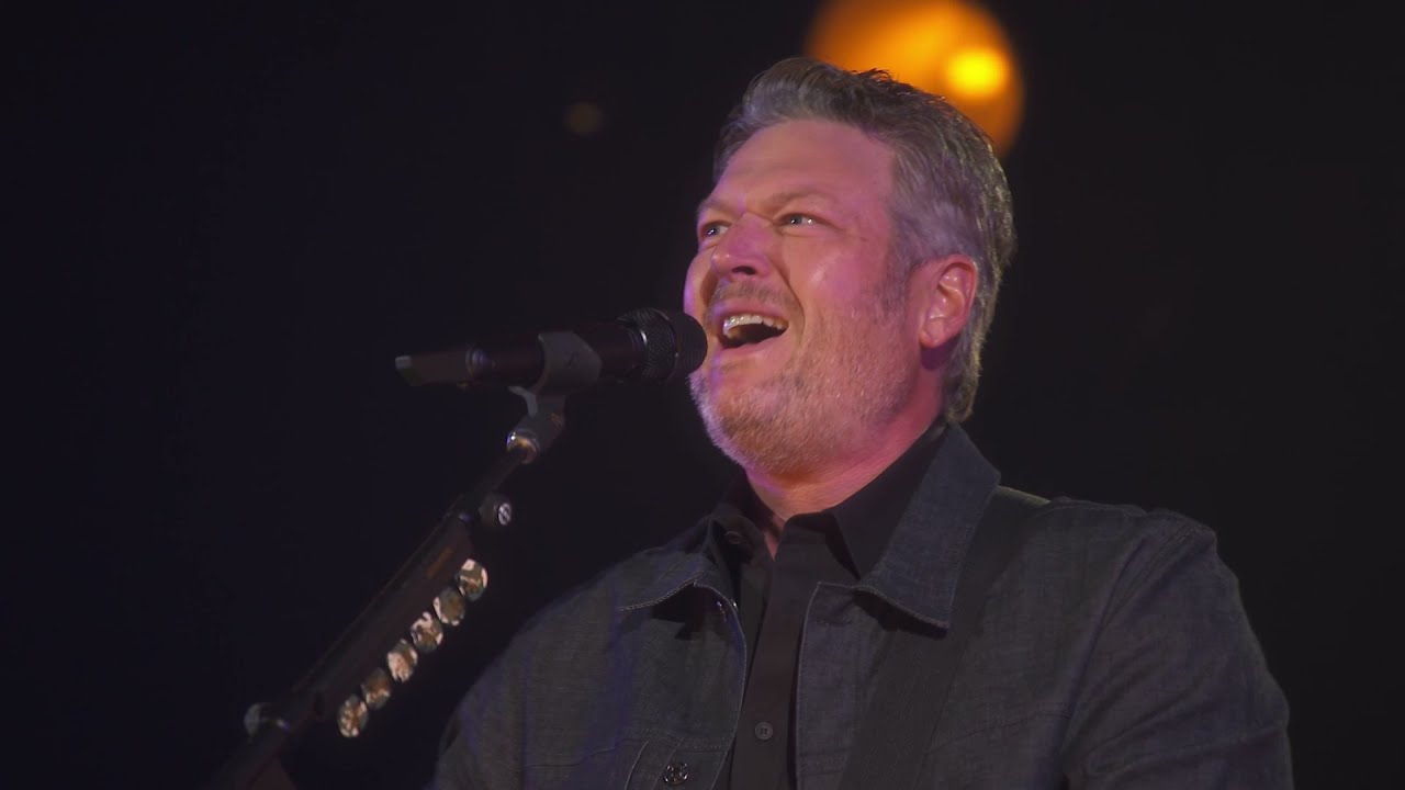 Blake Shelton - Happy Anywhere (Live in Los Angeles)