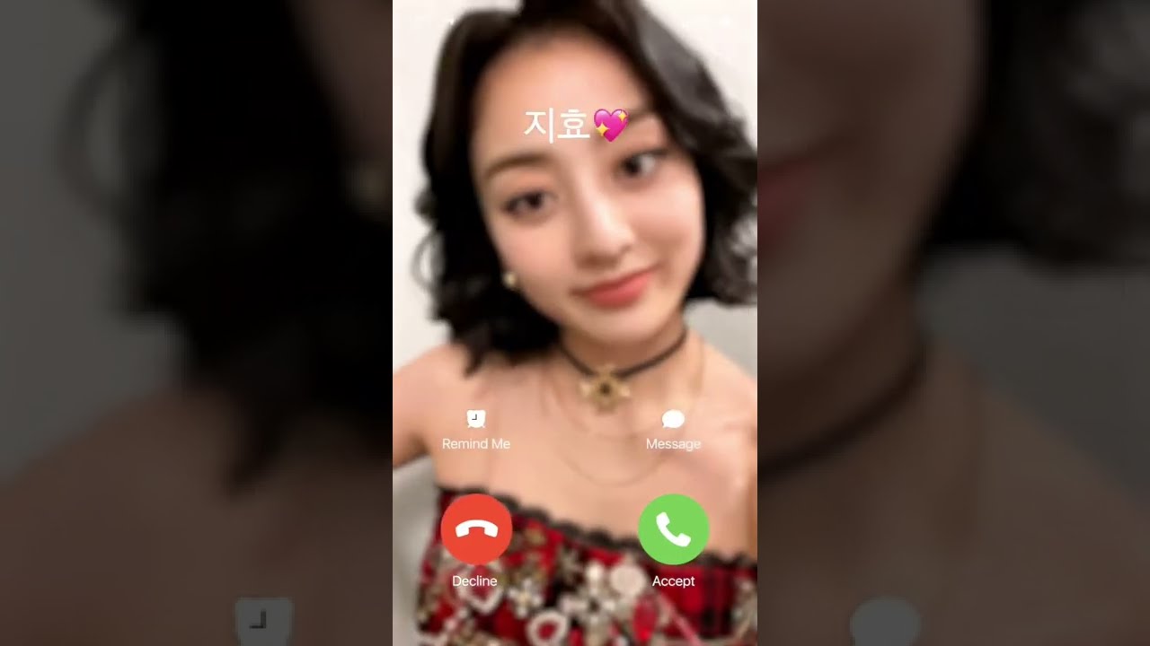 Incoming call from JIHYO on tour📞💕