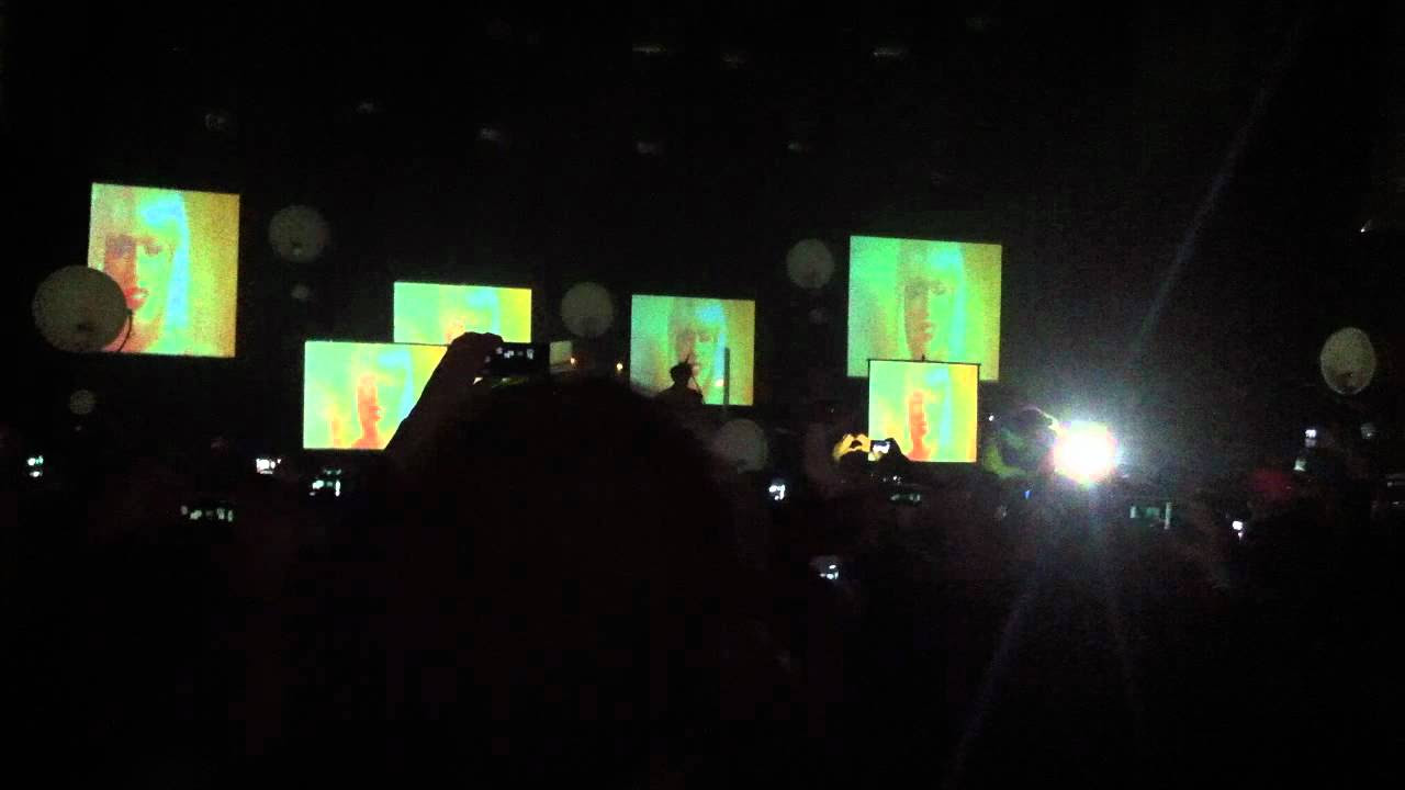 The Weeknd - Birds Interlude - Live in Chicago 9/21/12