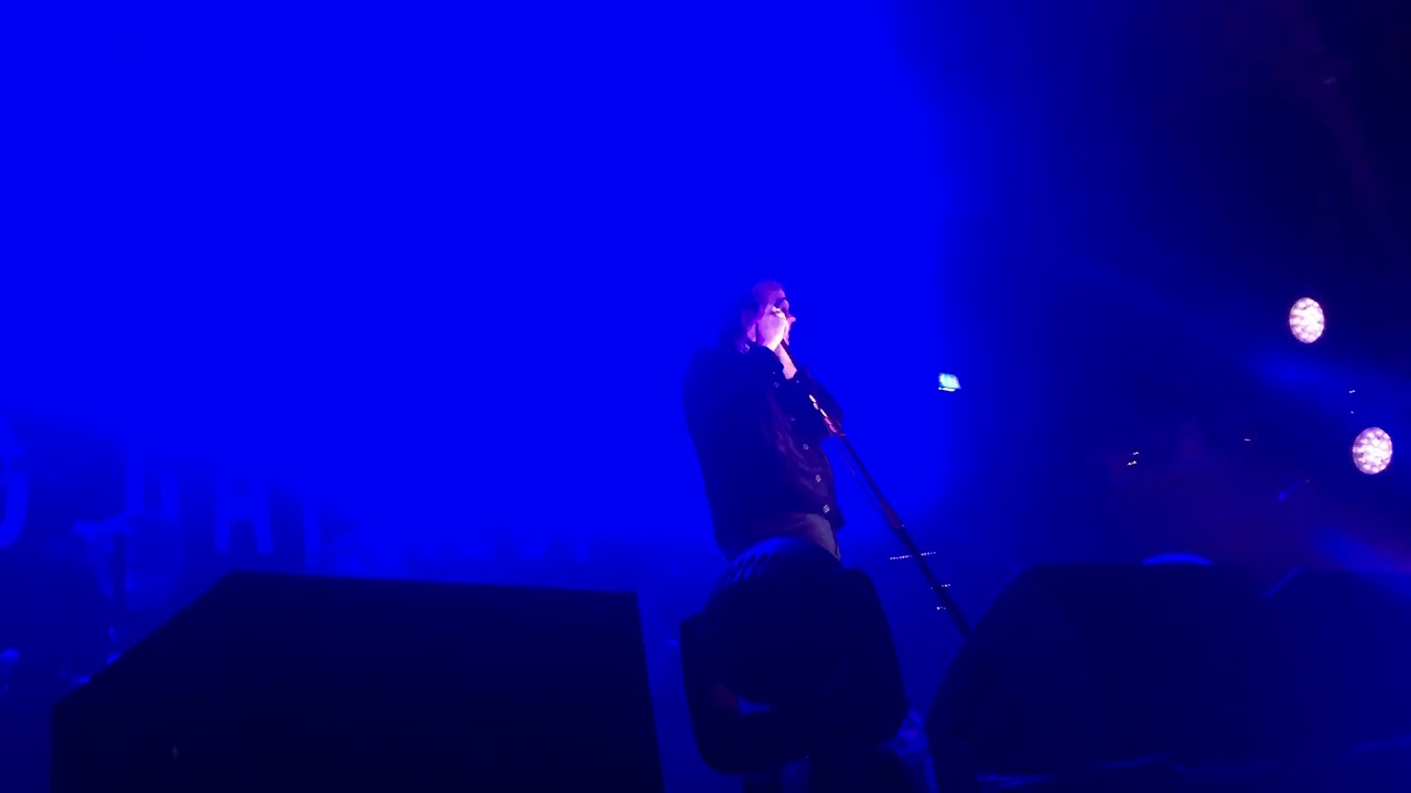 Lewis Capaldi- Figure It Out- ( Live At Albert Hall, Manchester, 6/11/18)