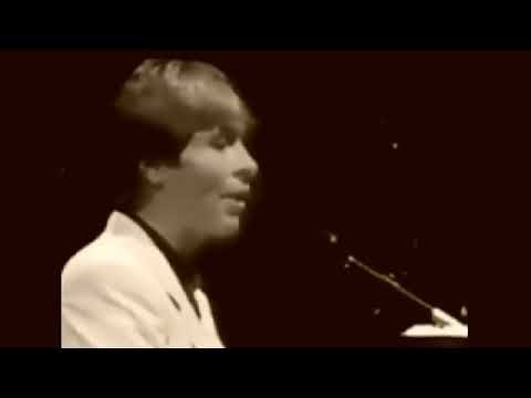 John Denver - Seasons Of The Heart - Live from Apollo Victoria Theater in London, 1982