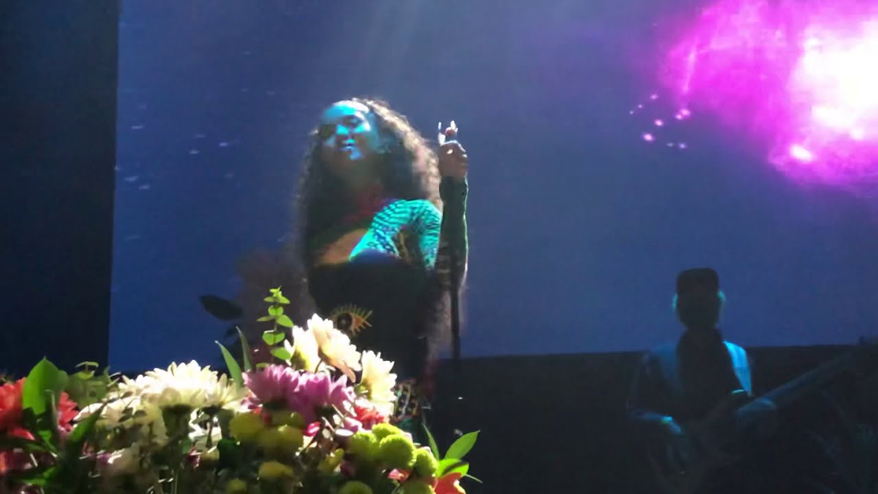 FANCAM Jhene Aiko - ABOVE AND BEYOND LIVE