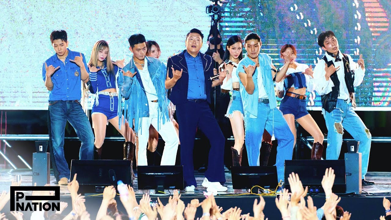 PSY - 'That That (prod. & feat. SUGA of BTS)' Live Performance at 성균관대 (Sungkyunkwan Uni) 220505