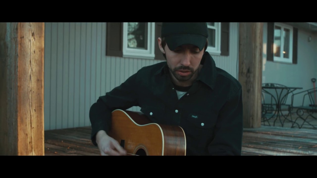 Mo Pitney - Ain't Lookin' Back (Acoustic Video)