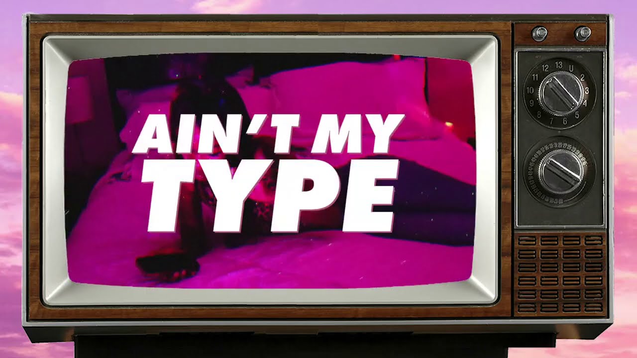 Siana (Feat. Alli Fitz) - Ain’t My Type (Official Video)