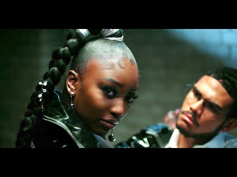 Br3nya Ft Ivorian Doll - Bezerk (Official Music Video)