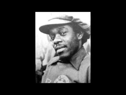 DENNIS BROWN - GROOVING OUT ON LIFE