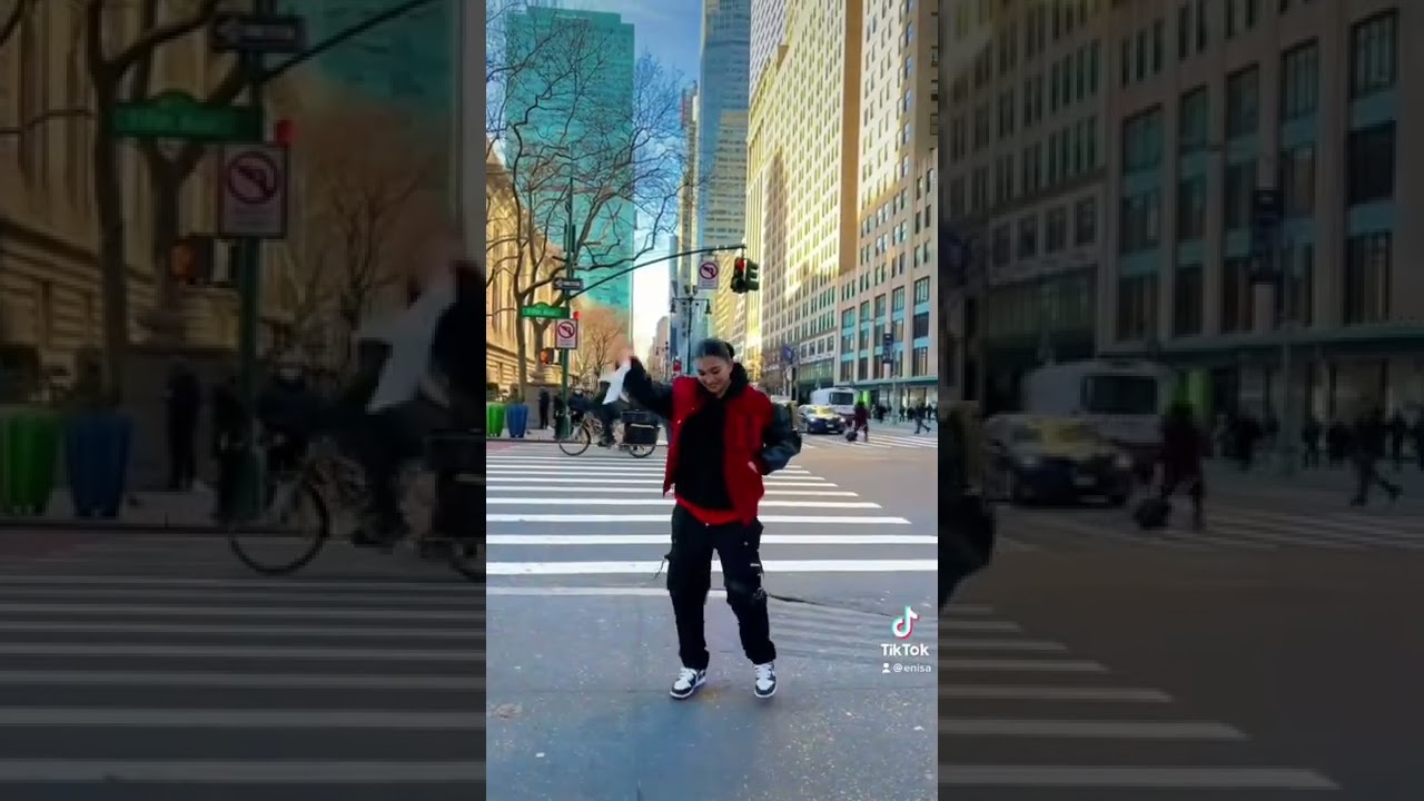 Enisa dancing Albanian style 🇦🇱 in NYC