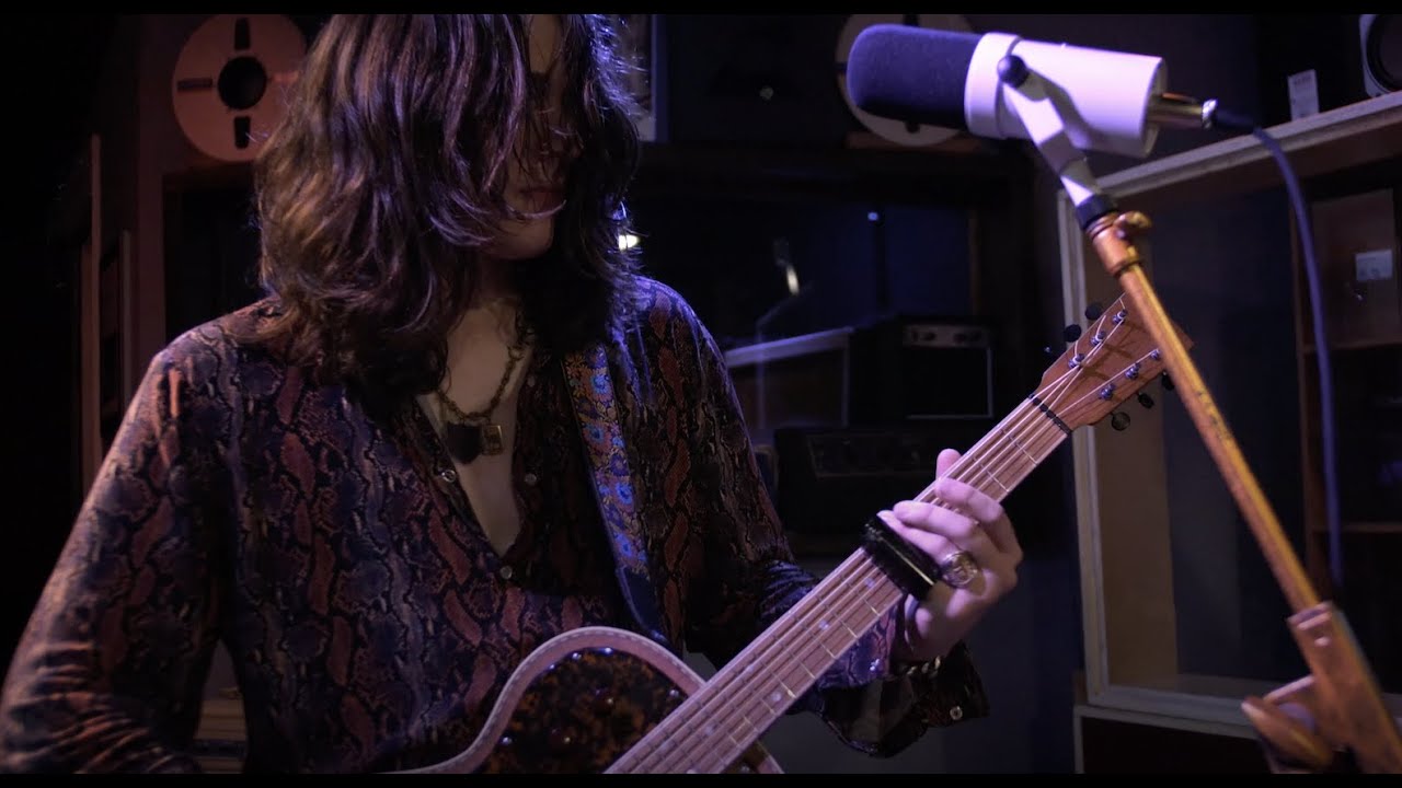 Tyler Bryant & The Shakedown - "Ain't None Watered Down" LIVE from Nashville