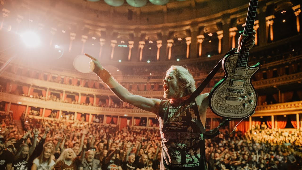 Black Stone Cherry - In Love With The Pain (Live From The Royal Albert Hall... Y'All!)