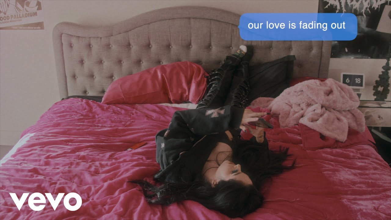 Maggie Lindemann - i'm so lonely with you (lyric video)