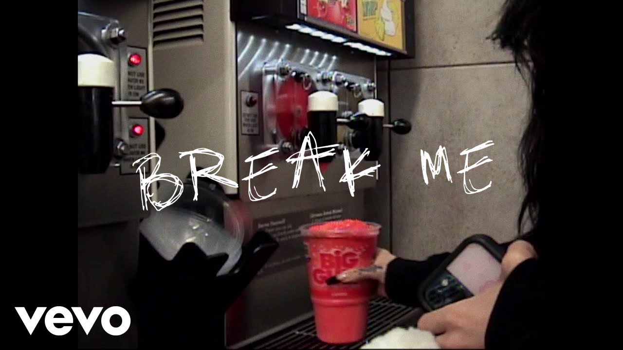 Maggie Lindemann, Siiickbrain - break me! (lyric video)