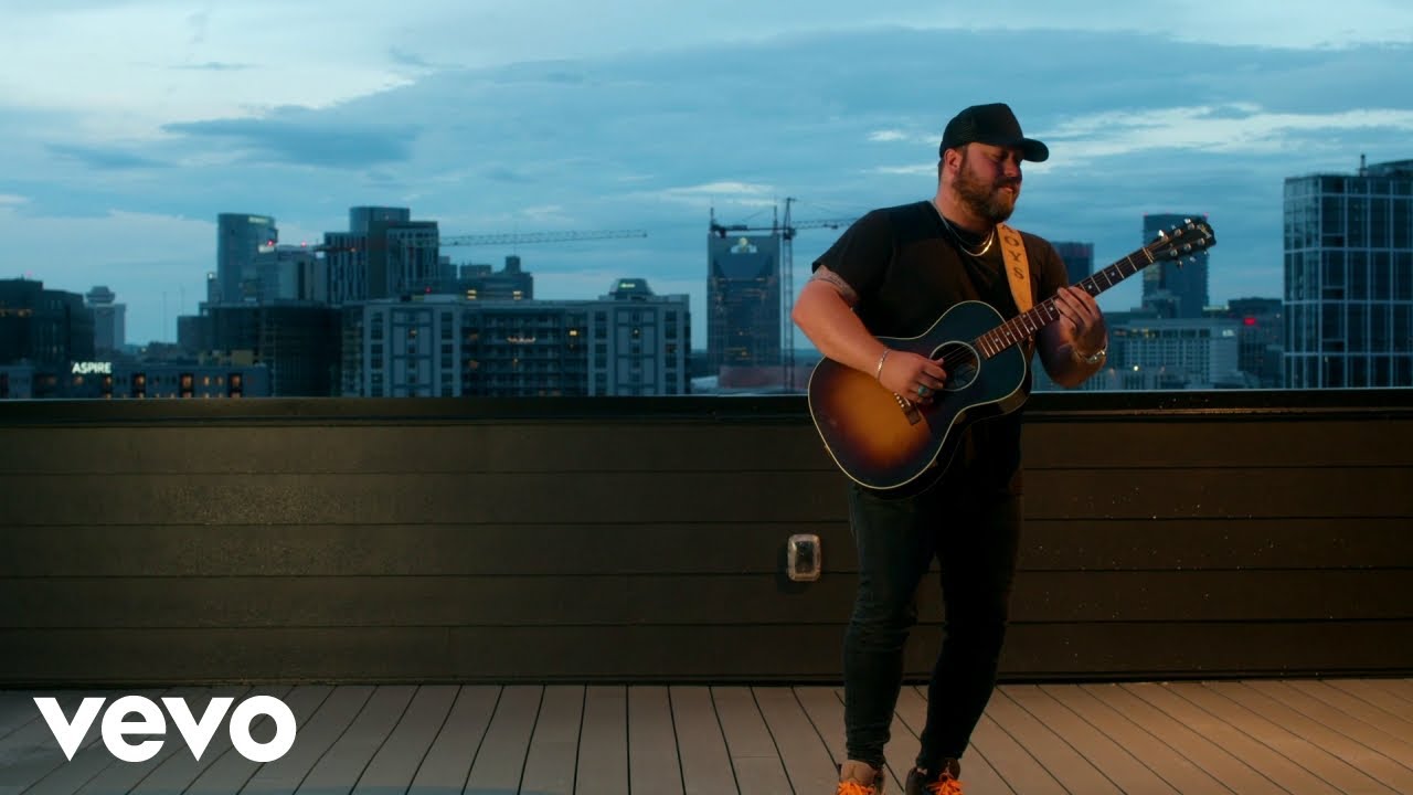 Mitchell Tenpenny - Now We're Talking (Official Lyric Video)