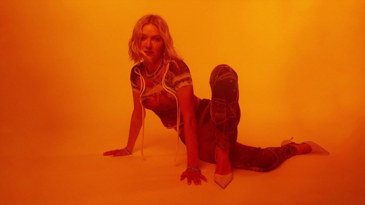 Astrid S - Come First (Official Lyric Video)